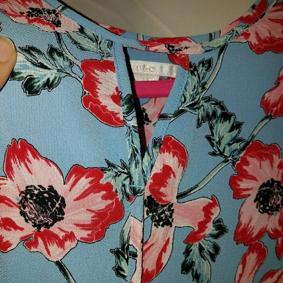 BNWOT c & e blouse - Picture 3 of 7